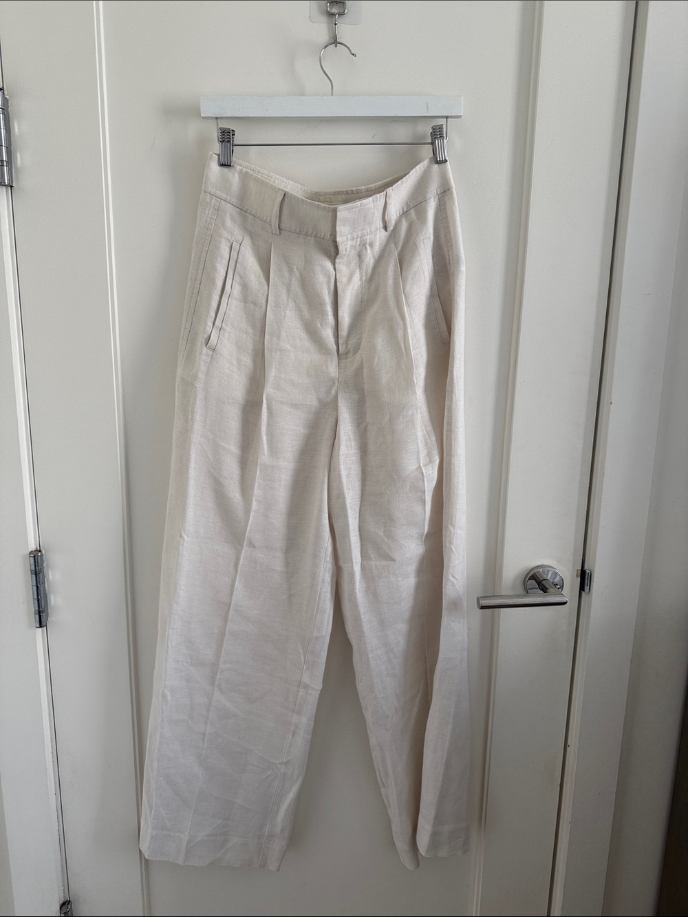 Everlane Cream Linen Pleated Trousers